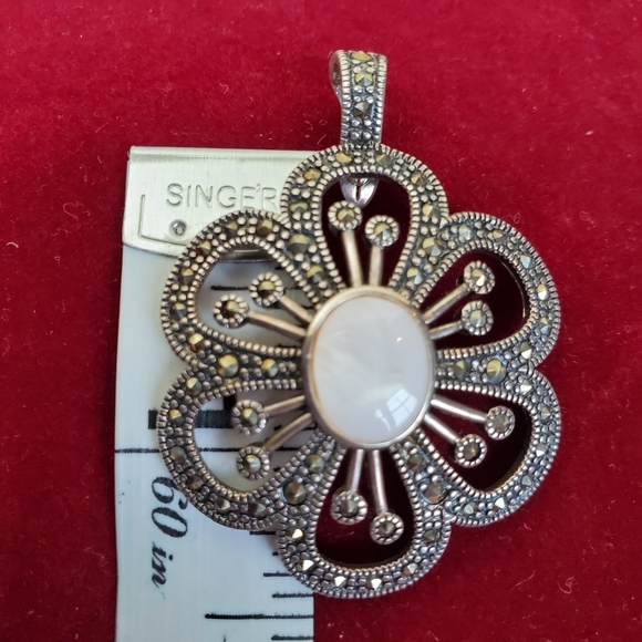 Victoria Crowne & Company Necklace - Picture 8 of 15